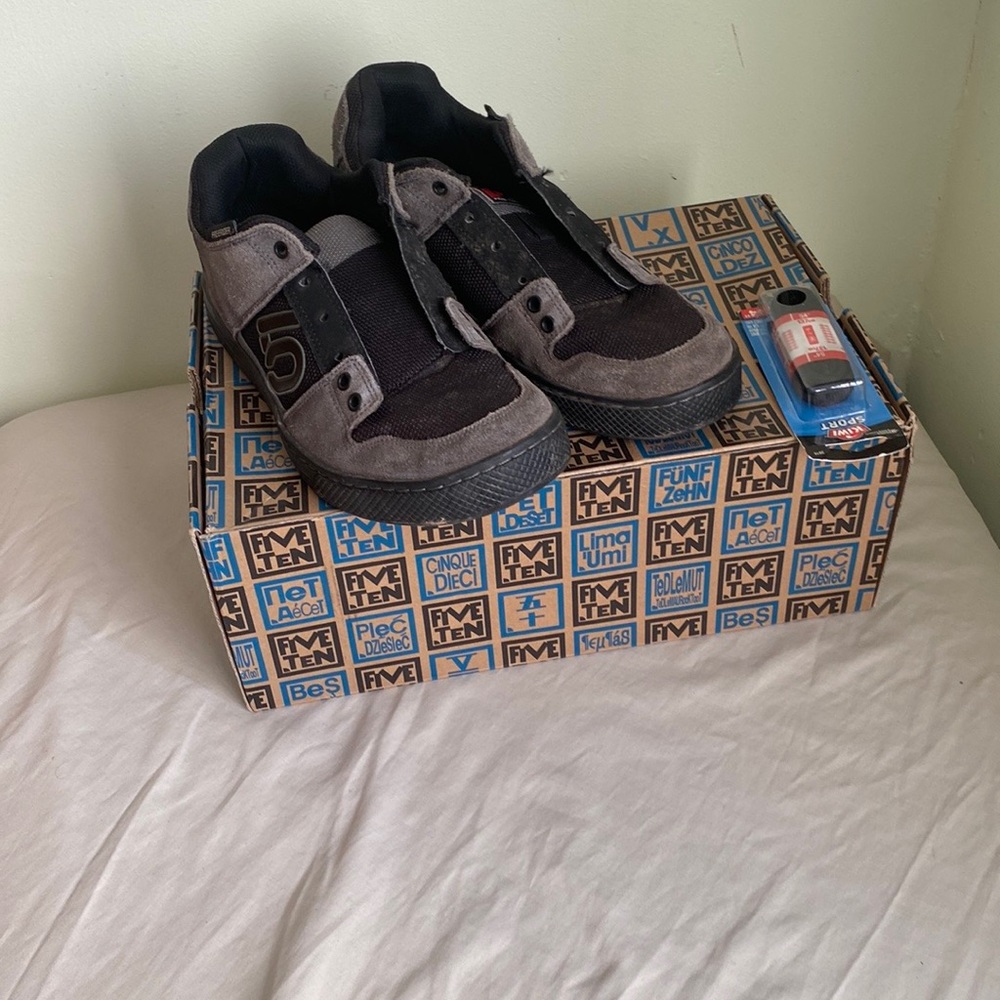 Adidas 5’10 biking sneakers men’s